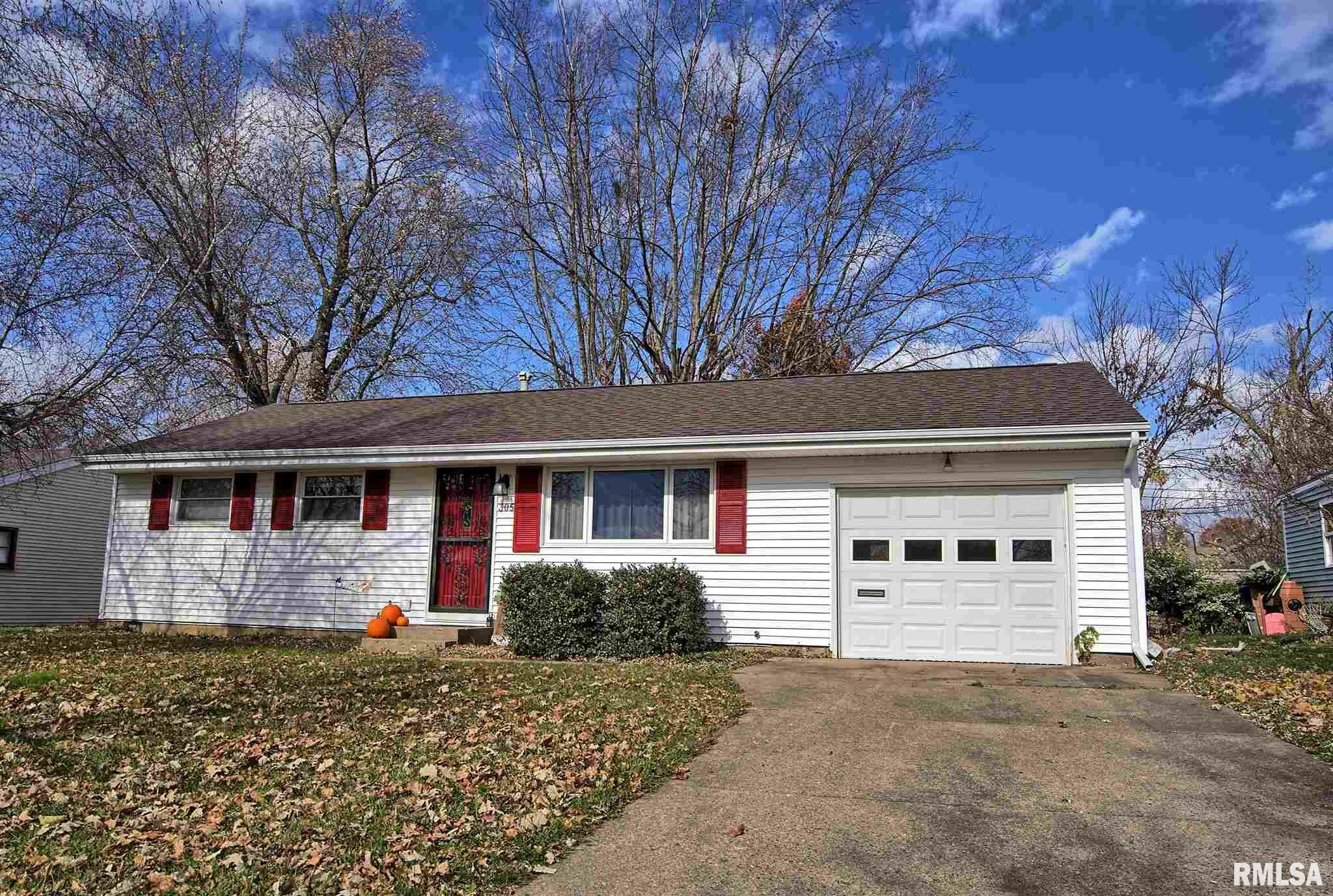 Property Photo:  305 Kaskaskia  IL 61554 