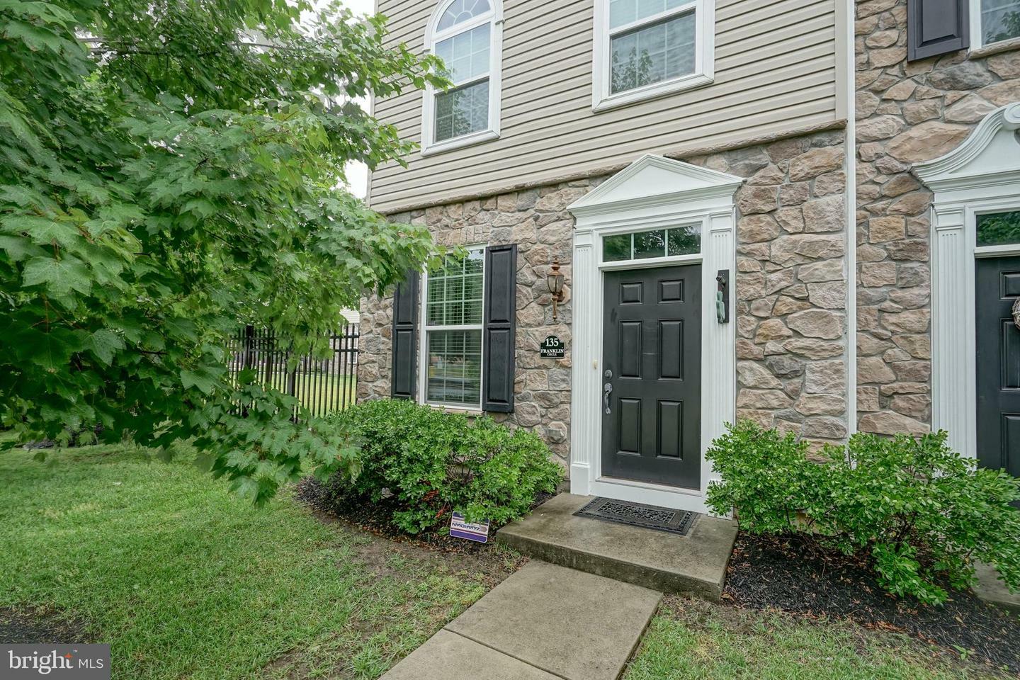 Property Photo:  135 Franklin Circle  NJ 08083 