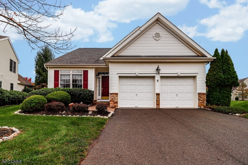 Property Photo:  8 Nortwick Ct  NJ 08873 