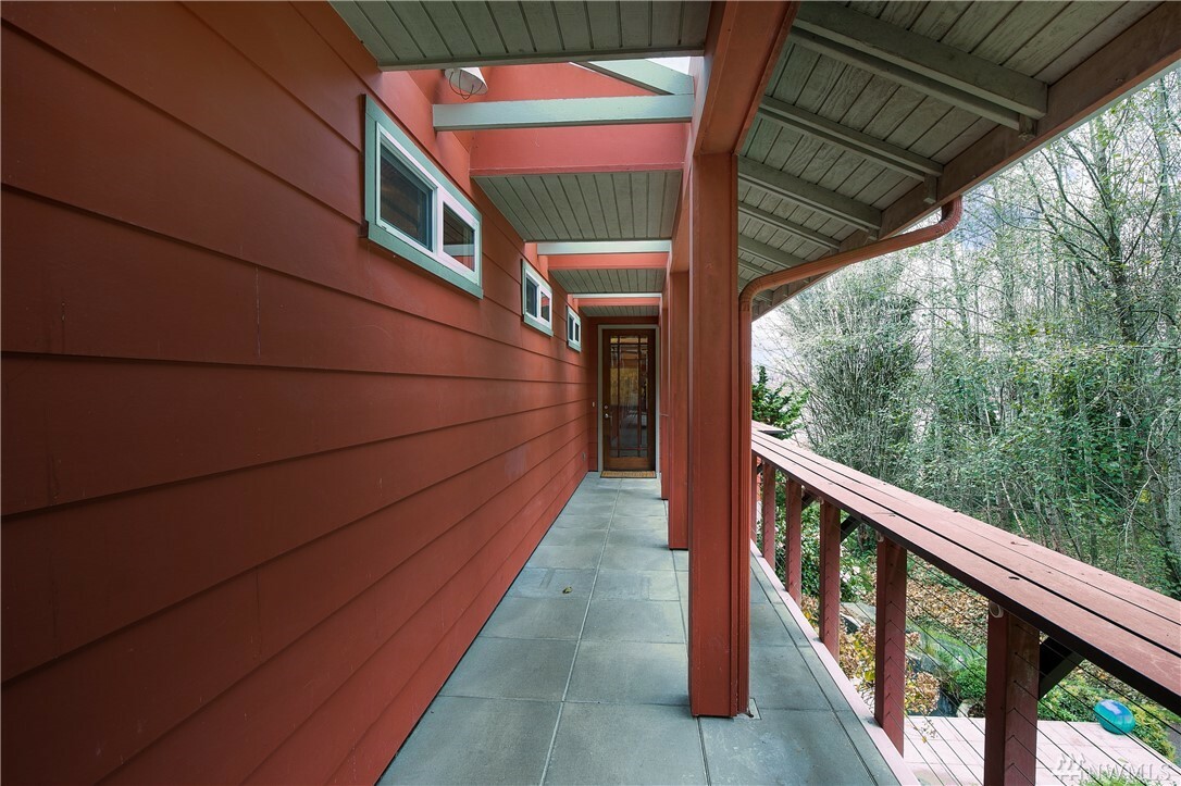 Property Photo:  1421 West Bay Dr NW  WA 98502 