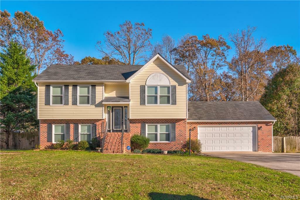 Property Photo:  5604 Silver Fox Lane  VA 23875 