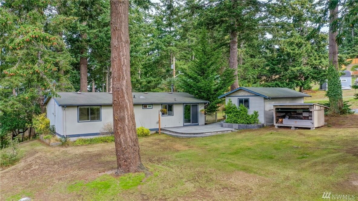 Property Photo:  202 NE Faris St  WA 98239 