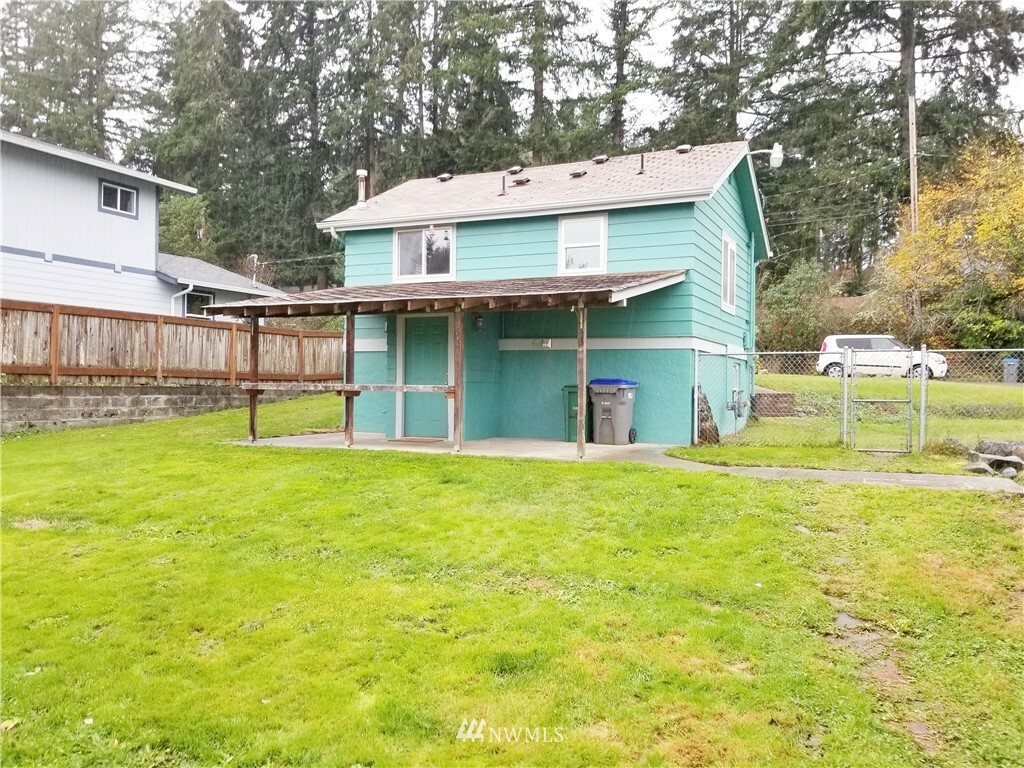 Property Photo:  1102 Poindexter Avenue  WA 98312 