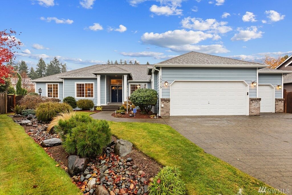 Property Photo: 15215 104th Av Ct E WA 98374