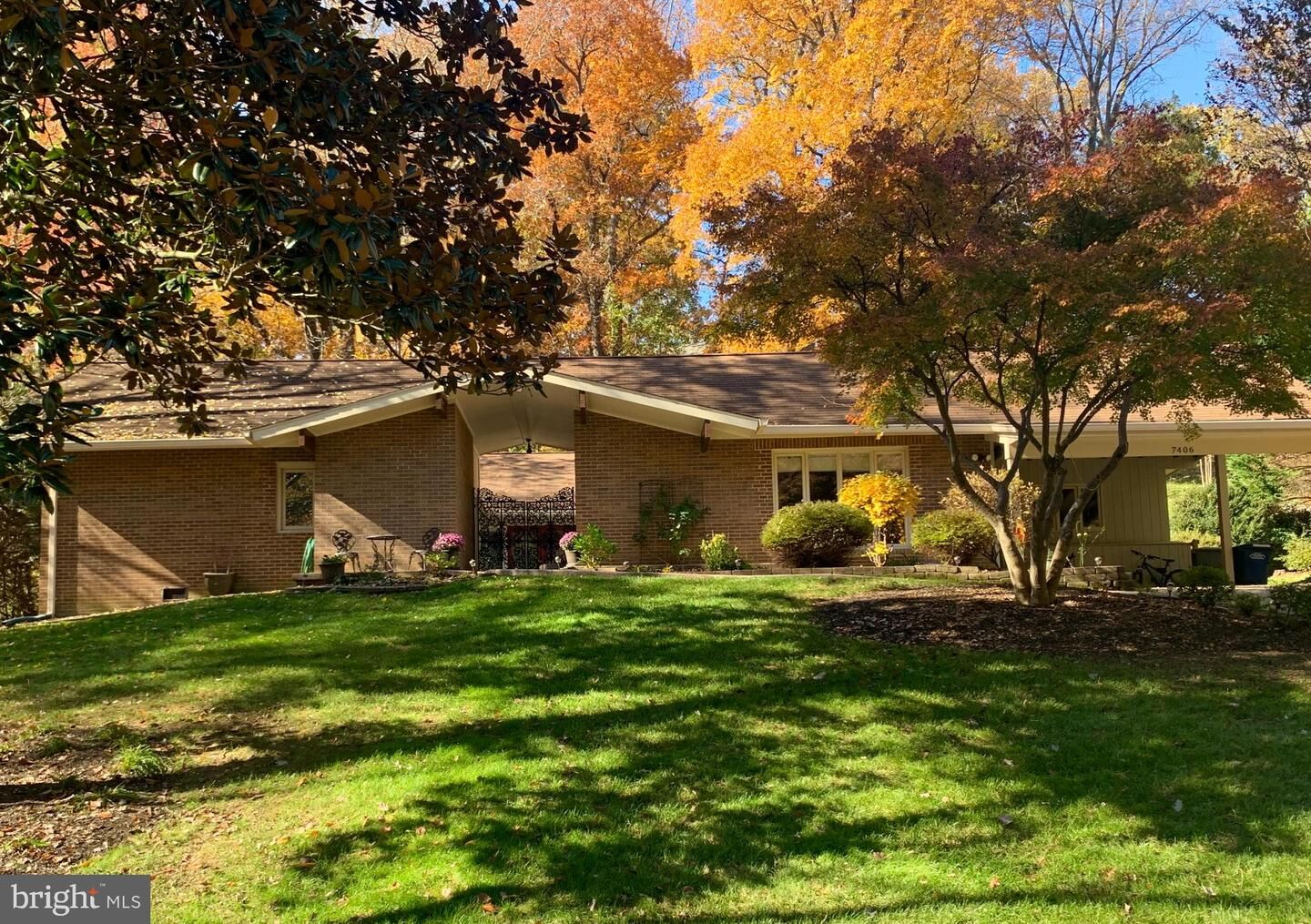 Property Photo:  7406 Rippon Road  VA 22307 