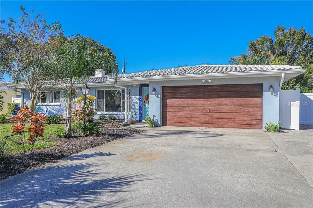 Property Photo:  1438 Eastfield Drive  FL 33764 