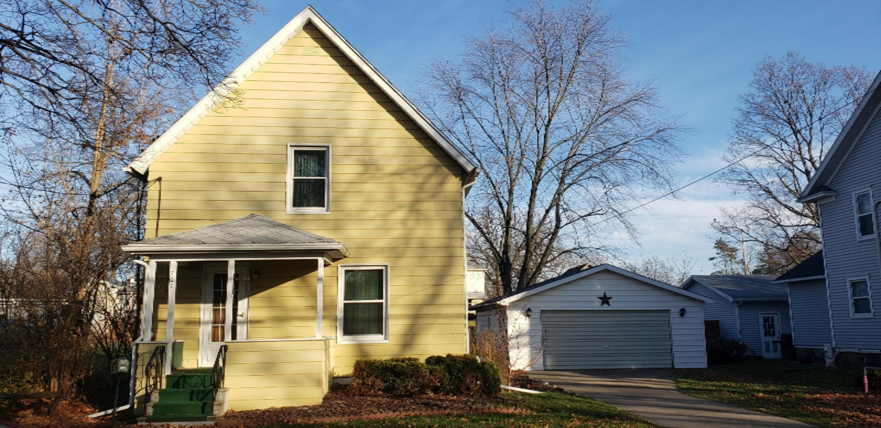 Property Photo:  707 N East Avenue  MI 49202 