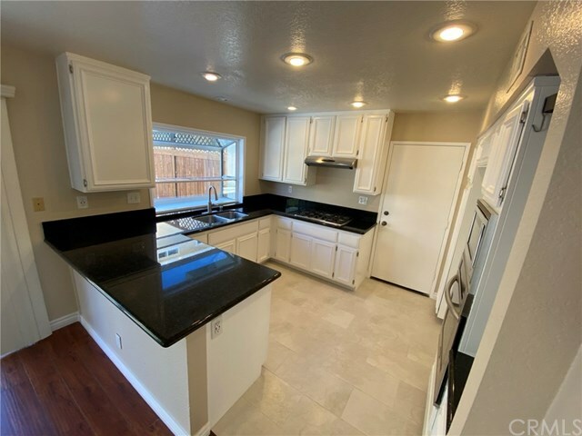 Property Photo:  8 Songbird Lane  CA 92656 