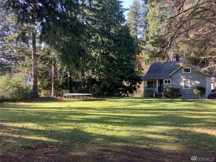 Property Photo:  103 S Marion Ave  WA 98312 