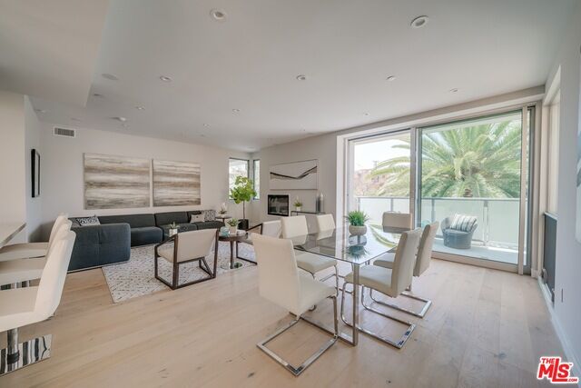 Property Photo:  1148 N Detroit St 2A  CA 90046 