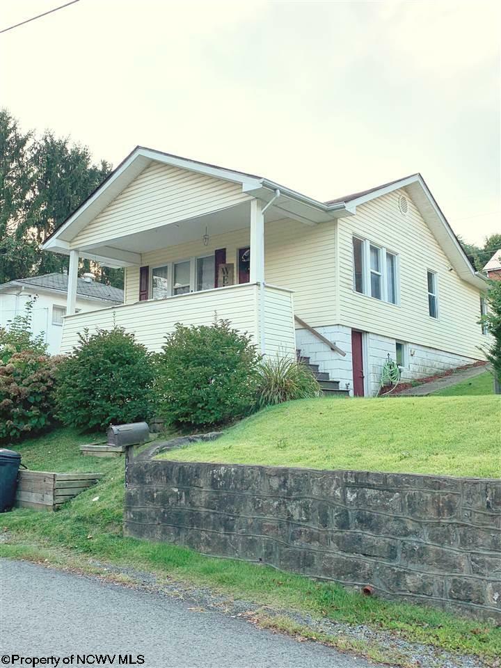 Property Photo:  1412 Hood Street  WV 26554 