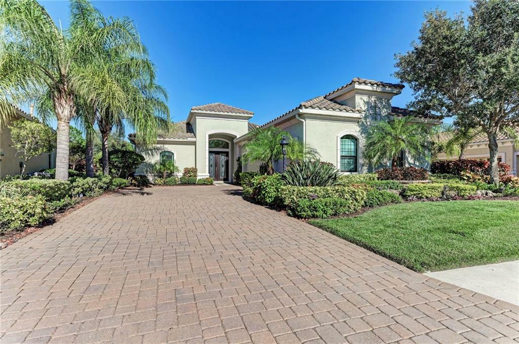 Property Photo: 14717 Castle Park Terrace FL 34202