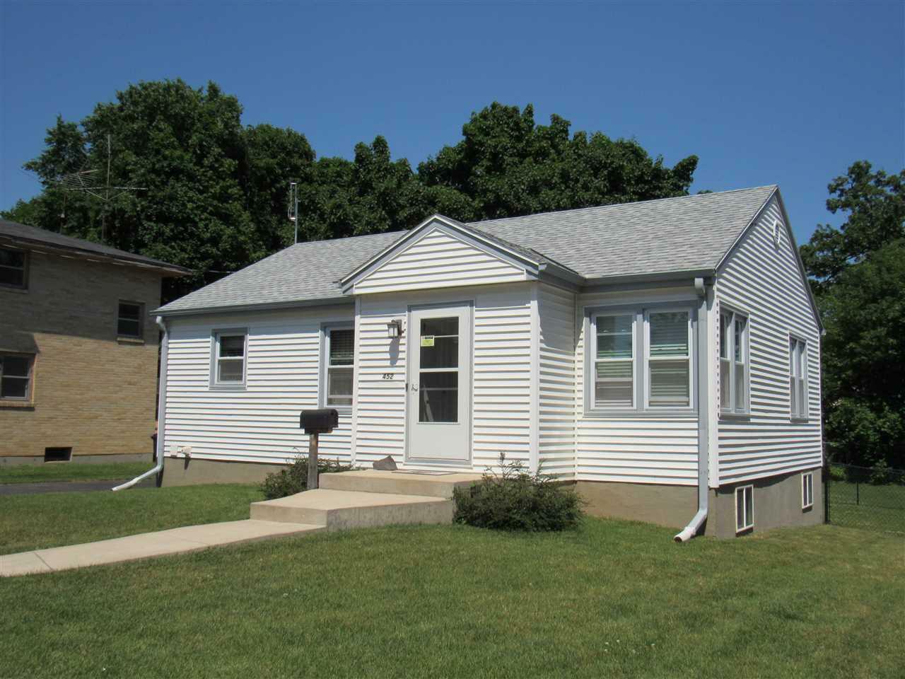 Property Photo:  452 North Washington St  WI 53548 