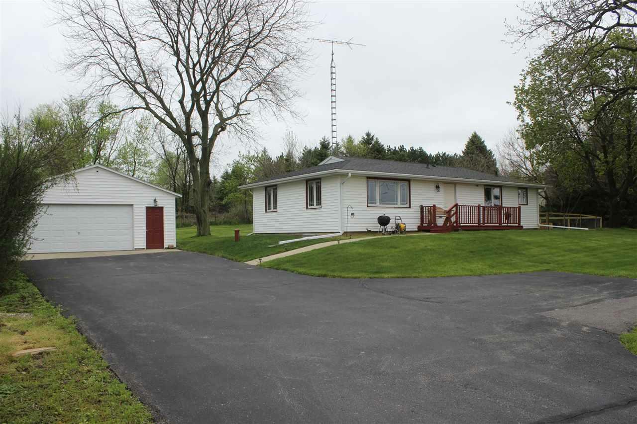 Property Photo:  W7746 County Road B  WI 53955 