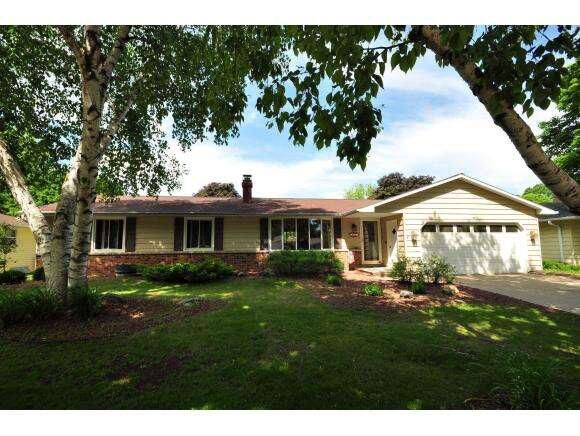 Property Photo:  571 Cornelius Dr  WI 54311-5708 