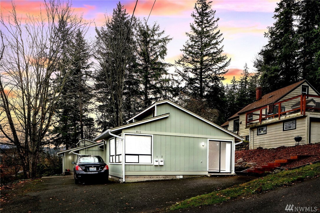 Property Photo: 811 Liberty St WA 98225