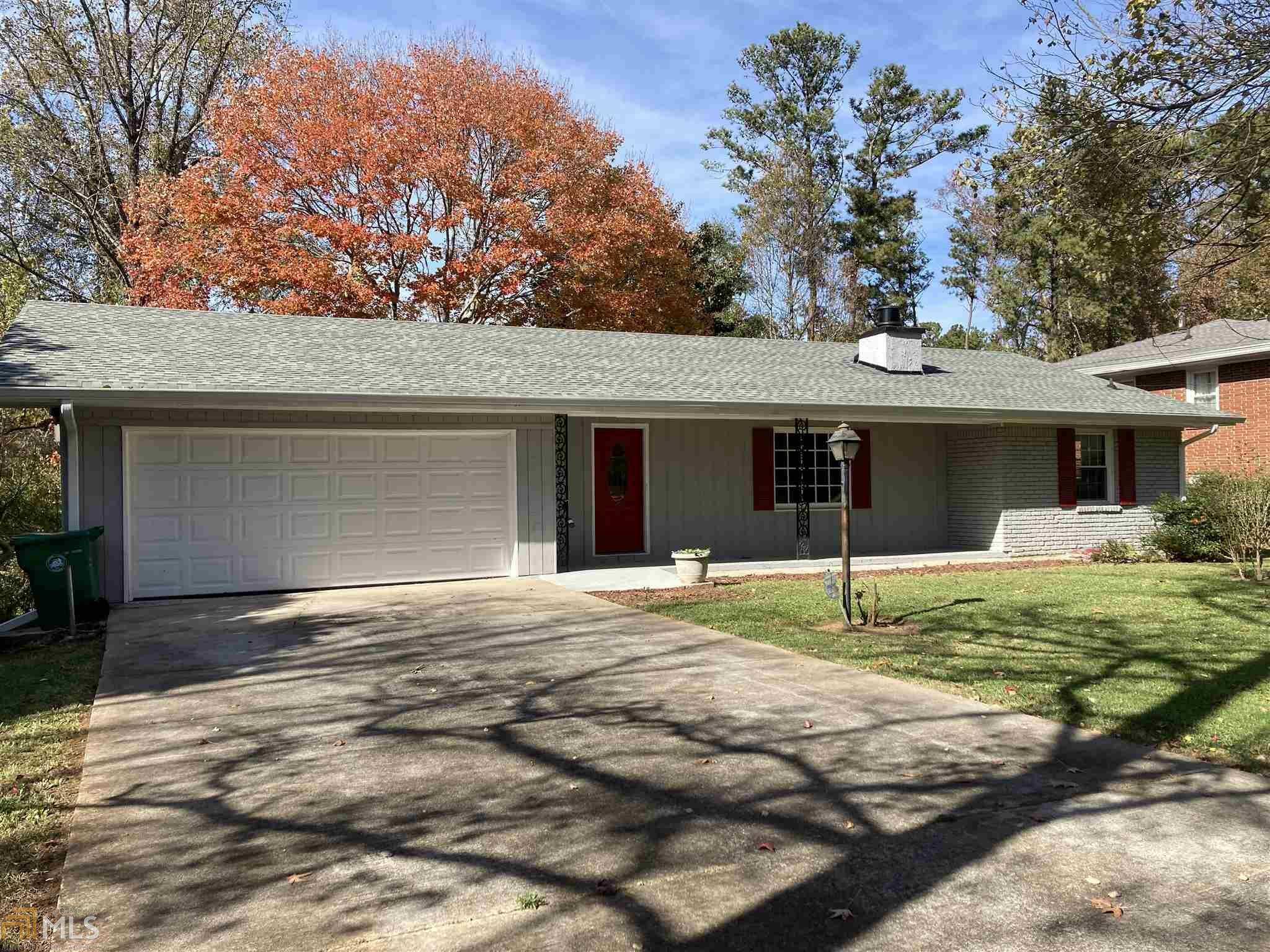 Property Photo:  1703 Camelot Circle  GA 30084-7708 