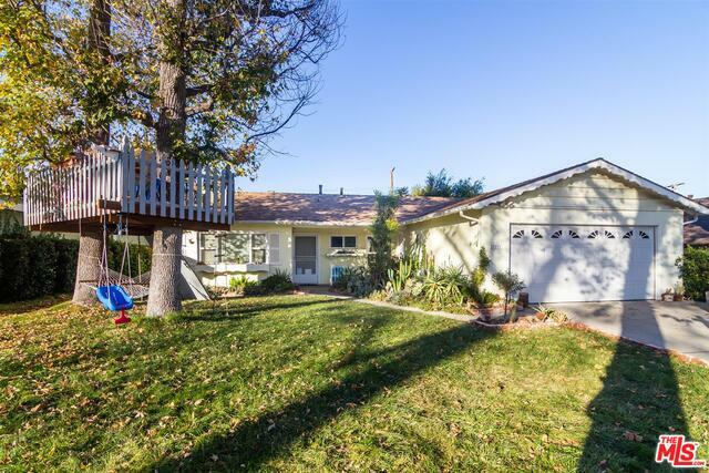 Property Photo:  23733 Archwood St  CA 91307 