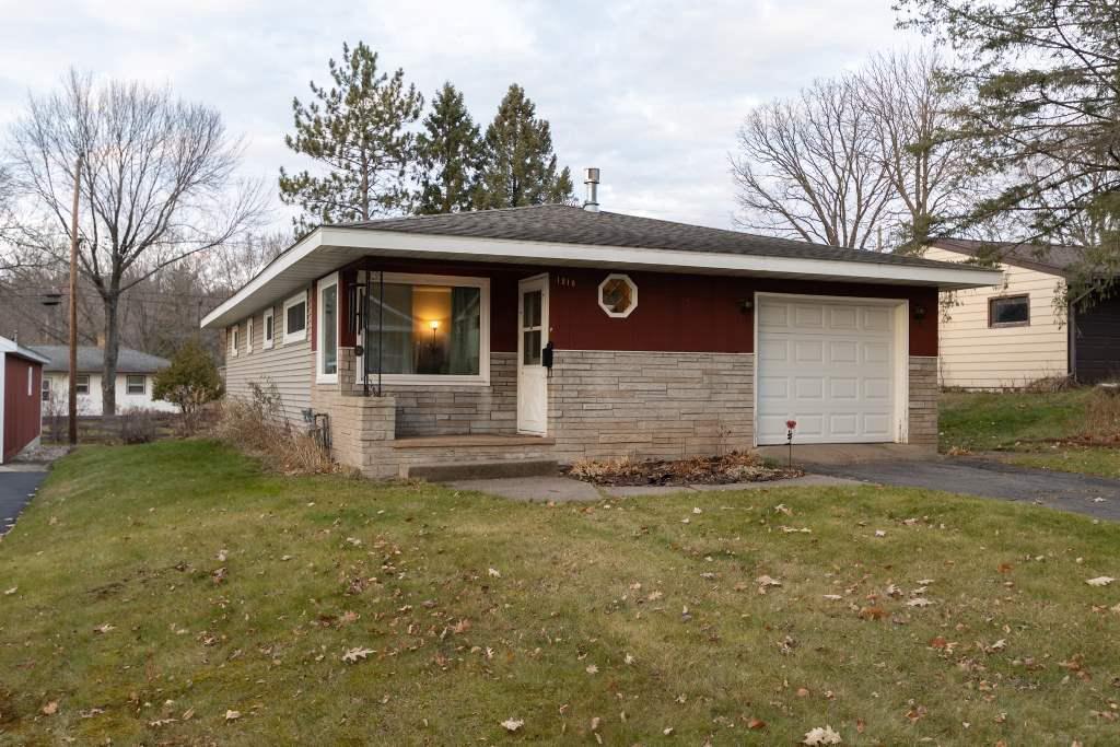 Property Photo: 1218 Henrietta Street WI 54403