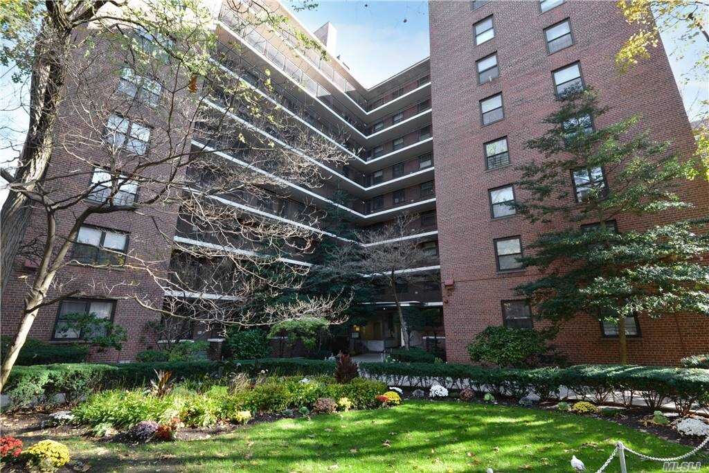 Property Photo:  35-31 85 Street 6G  NY 11372 