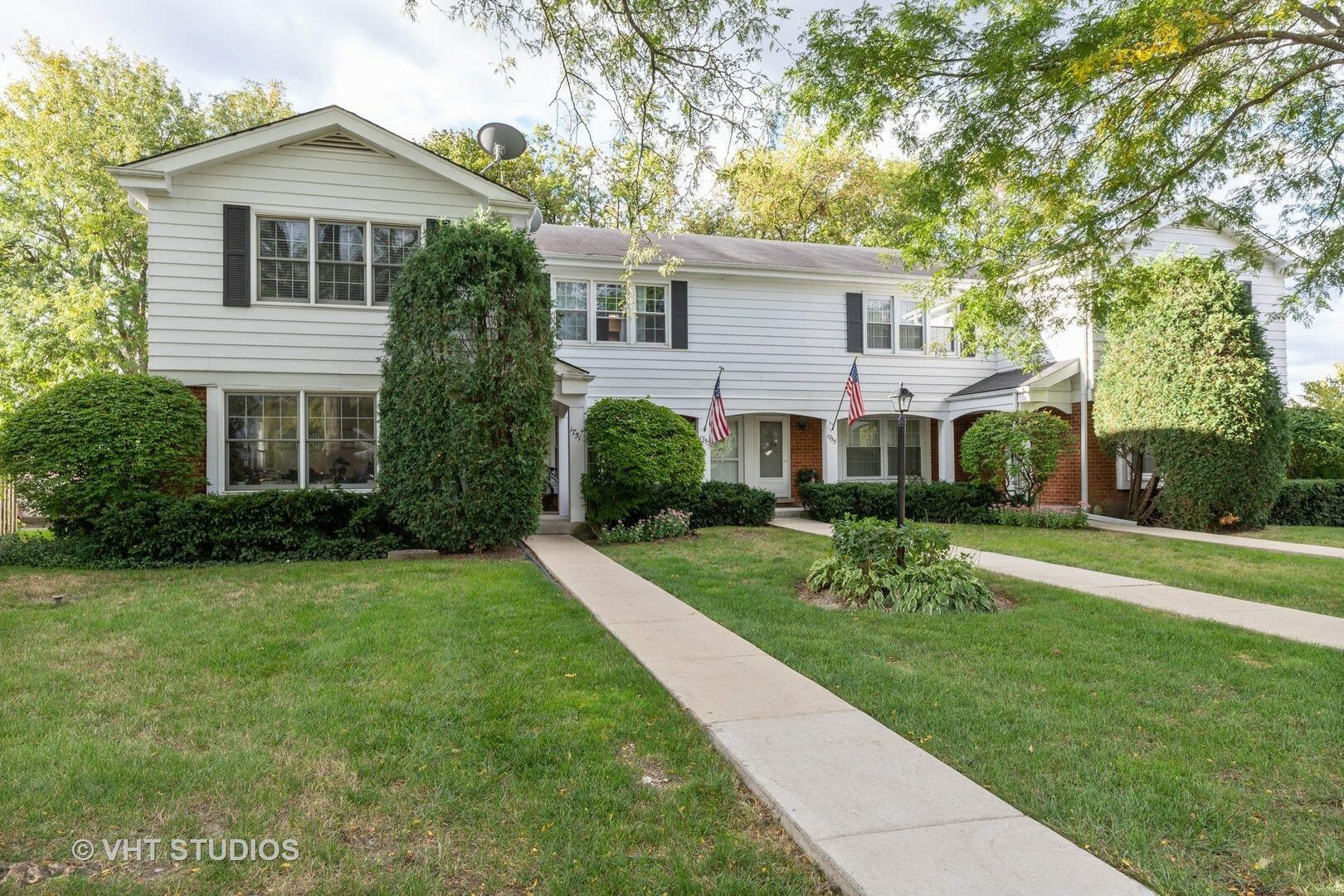 Property Photo:  1757 Colonial Lane  IL 60093 