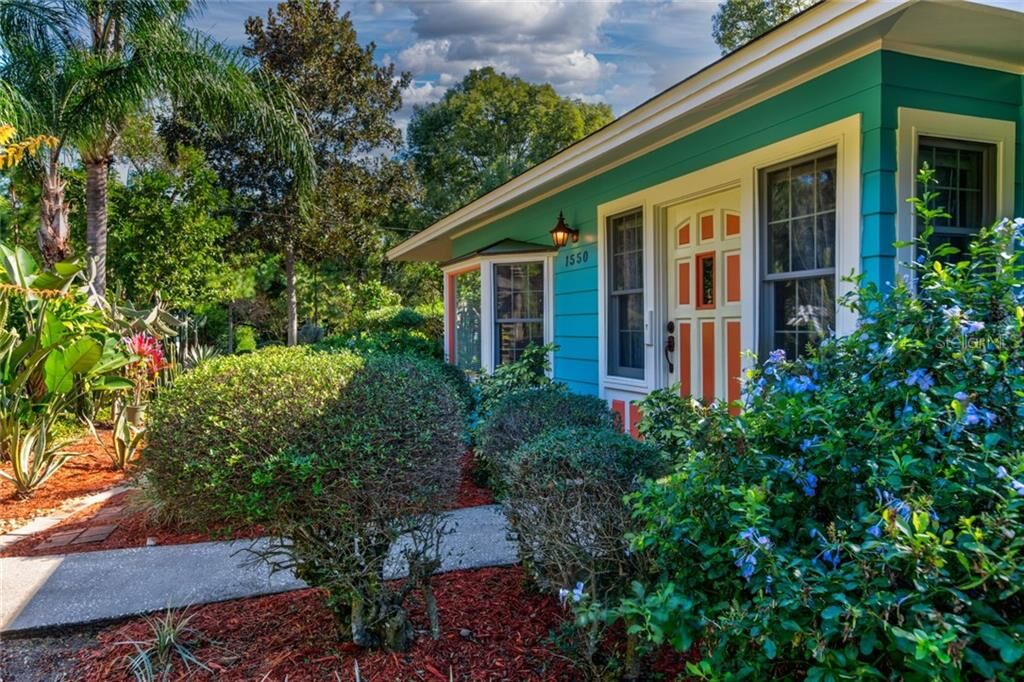 Property Photo: 1550 Sunset Circle FL 32757