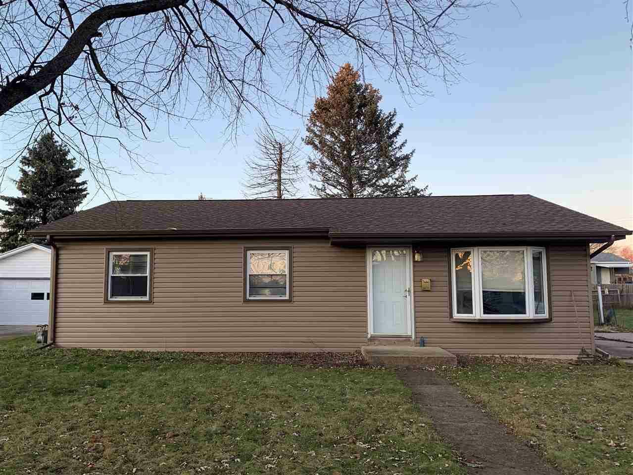 Property Photo:  1548 Sylvester St  WI 53546 