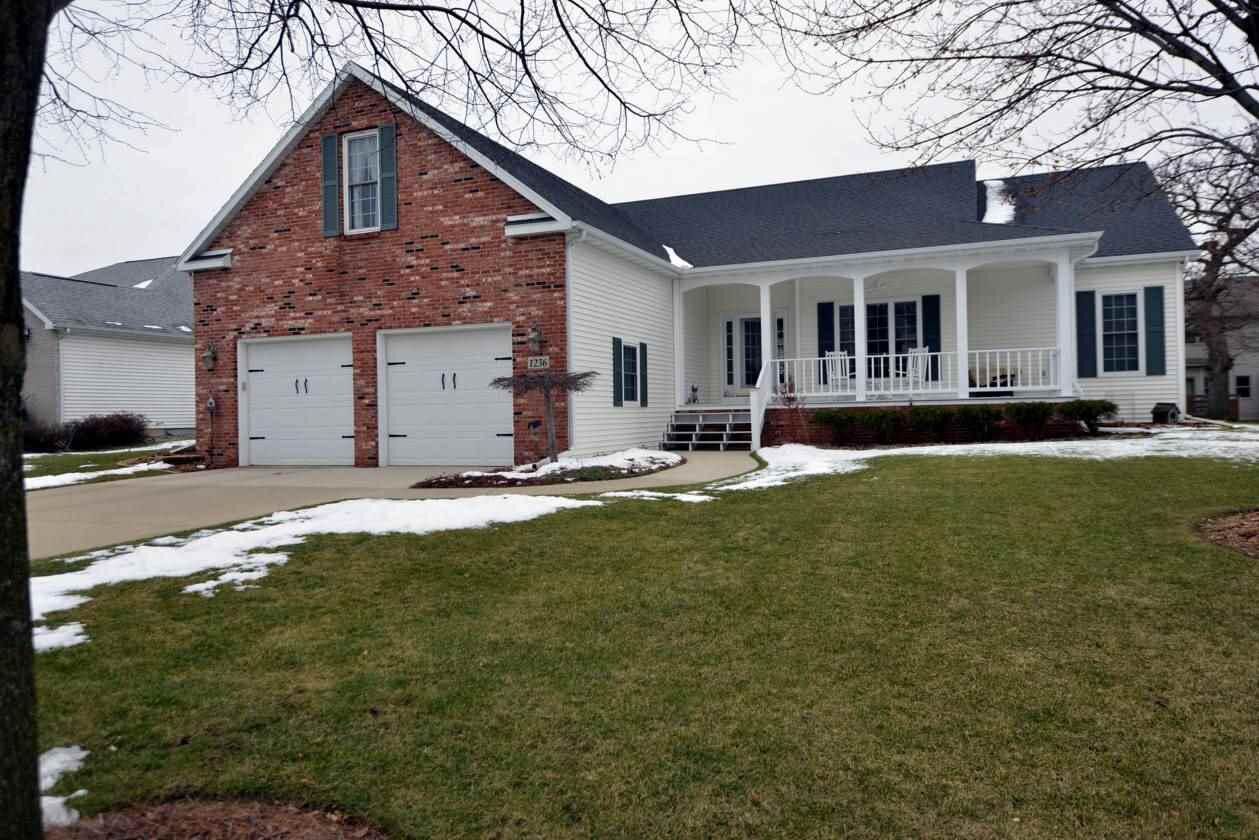 Property Photo:  1236 Dolan Dr  WI 53590 