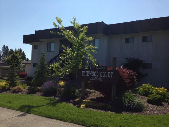 427 W Bellwood Dr  Spokane WA 99218-2865 photo