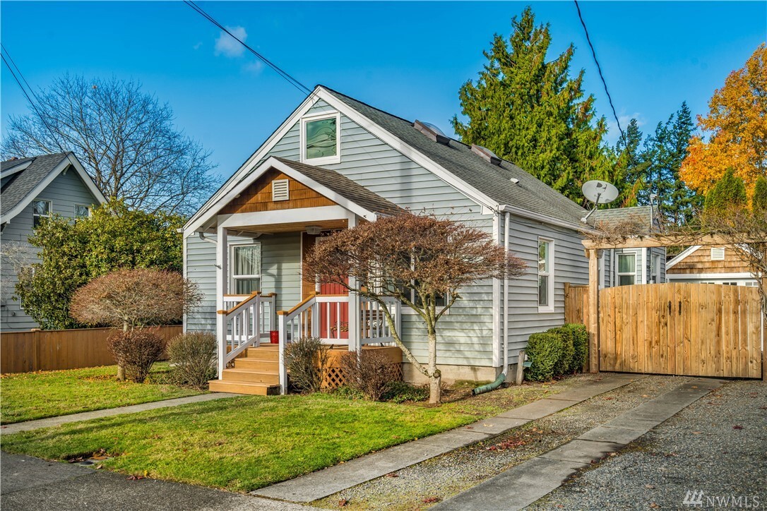 Property Photo: 809 W Main WA 98371
