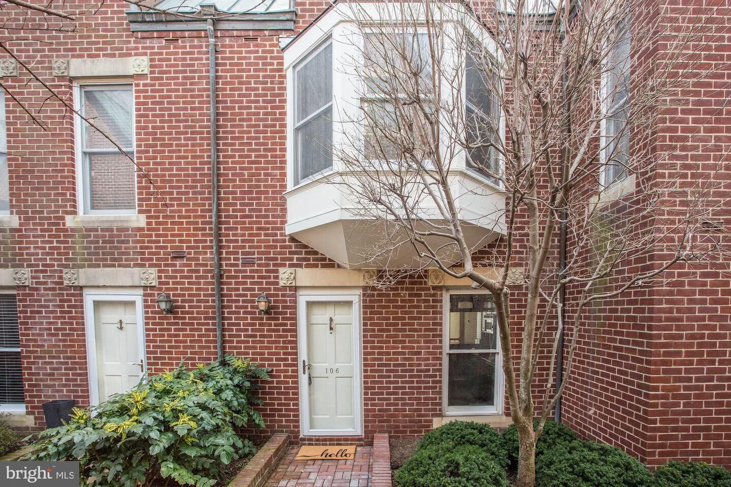 Property Photo:  106 N Union Street  VA 22314 
