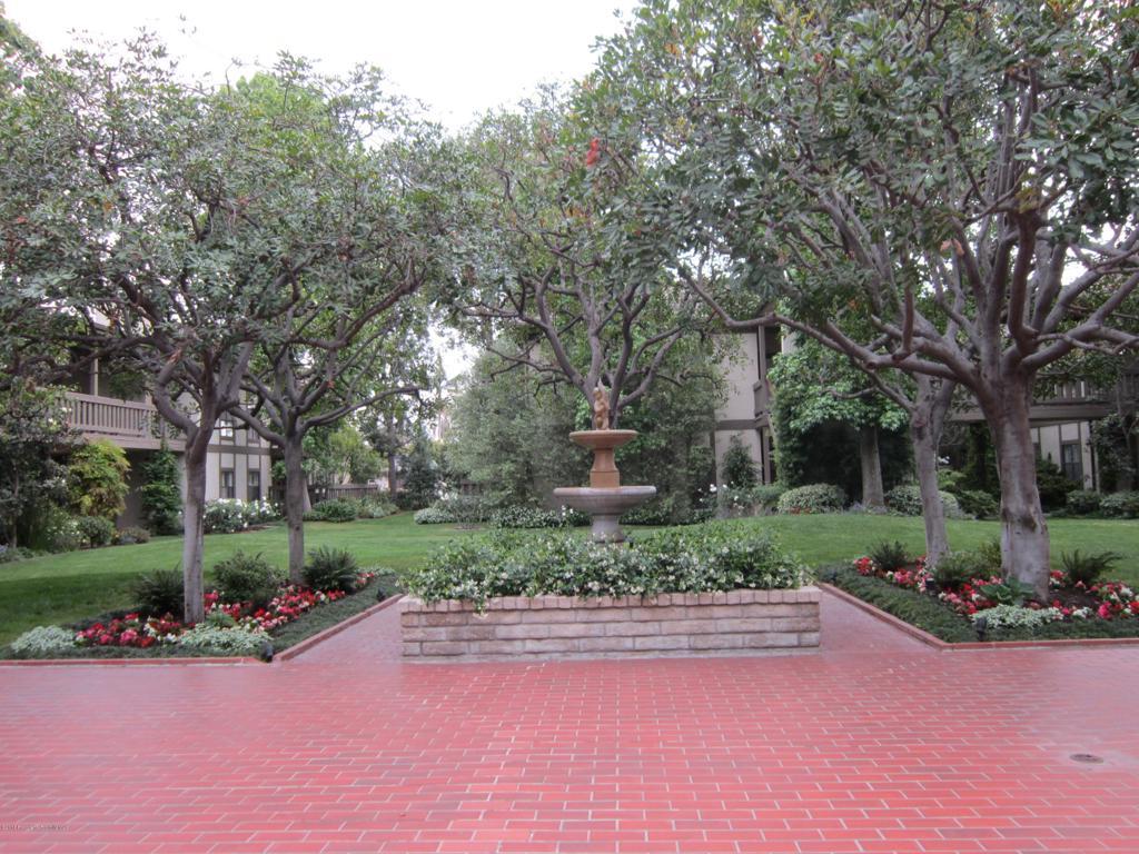 Property Photo: 222 Palmetto Drive CA 91105