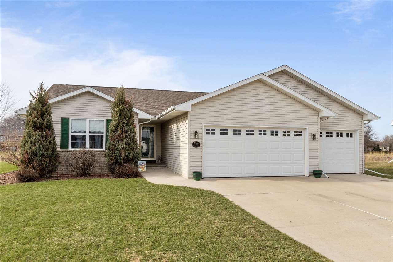 Property Photo:  2515 Grassy Lane  WI 54956-5083 