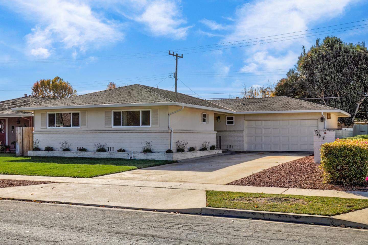 Property Photo:  737 Lemos Avenue  CA 93901 