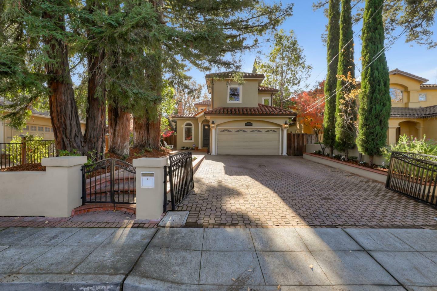 Property Photo:  1371 Orange Avenue  CA 94025 