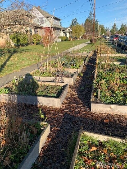 Property Photo: 2119 Ellis St WA 98225