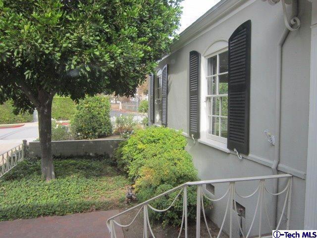 Property Photo: 1670 Sherwood Road CA 91108