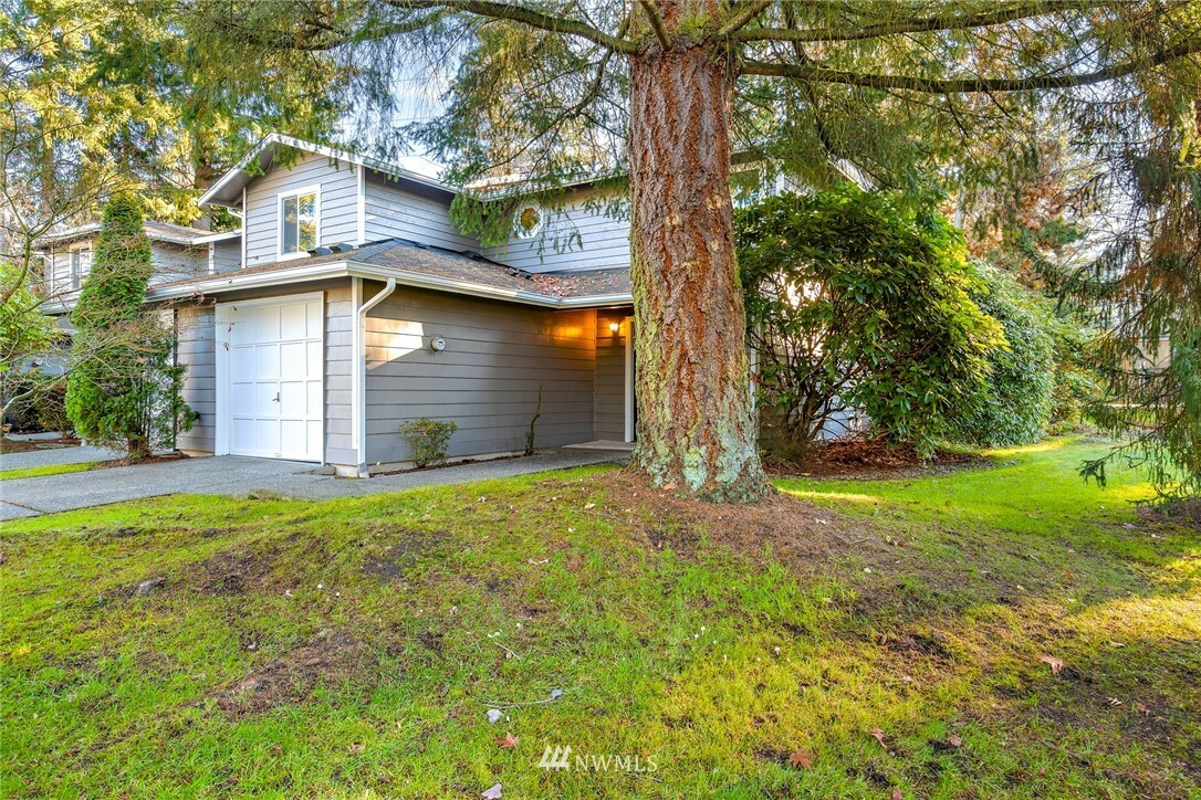 Property Photo:  16003 NE 40th Court 1C  WA 98052 