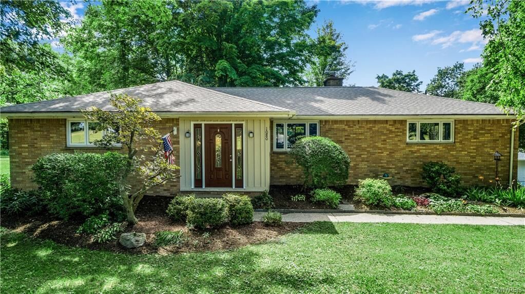 Property Photo:  1080 Stolle Road  NY 14059 