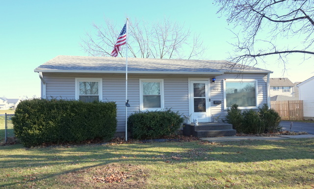 Property Photo:  1012 Lilac Lane  IL 60435 