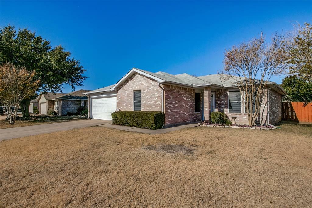 Property Photo:  516 Bailey Street  TX 76179 