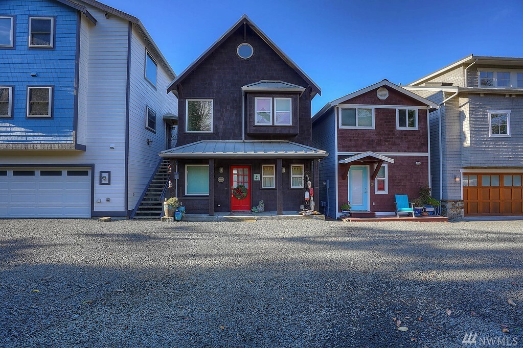 Property Photo:  2707 Day Island Blvd W  WA 98466 