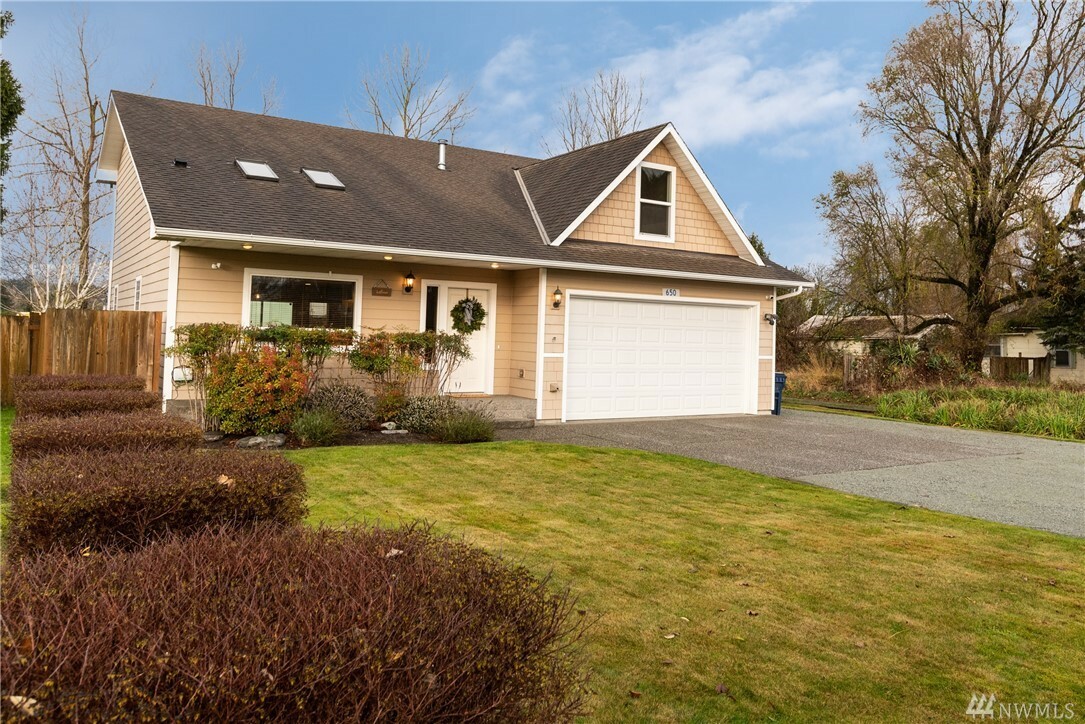 Property Photo:  650 Cook Rd  WA 98284 