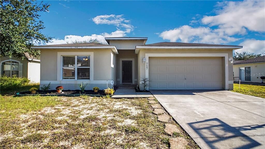Property Photo: 1607 Sterns Drive FL 34748