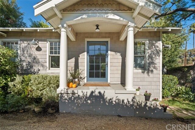 Property Photo:  909 Larrabee Street  CA 90069 