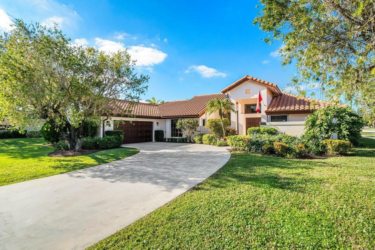 Property Photo: 1945 Lynton Circle FL 33414