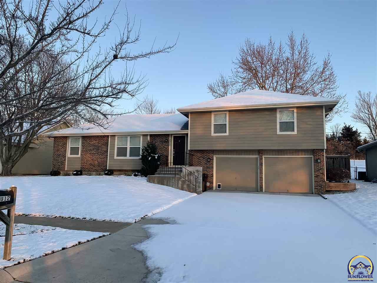 Property Photo: 3312 SW Skyline Dr KS 66614