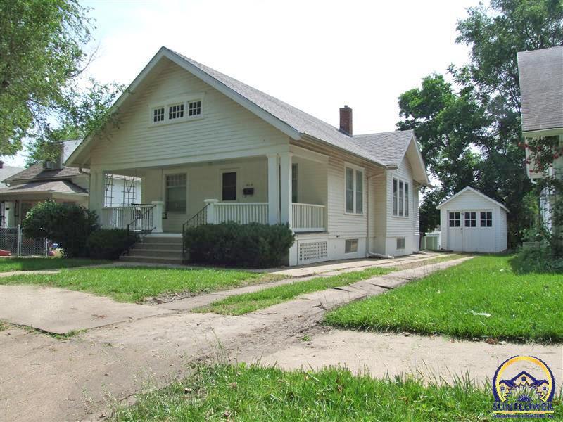Property Photo: 814 SW Jewell Ave KS 66606