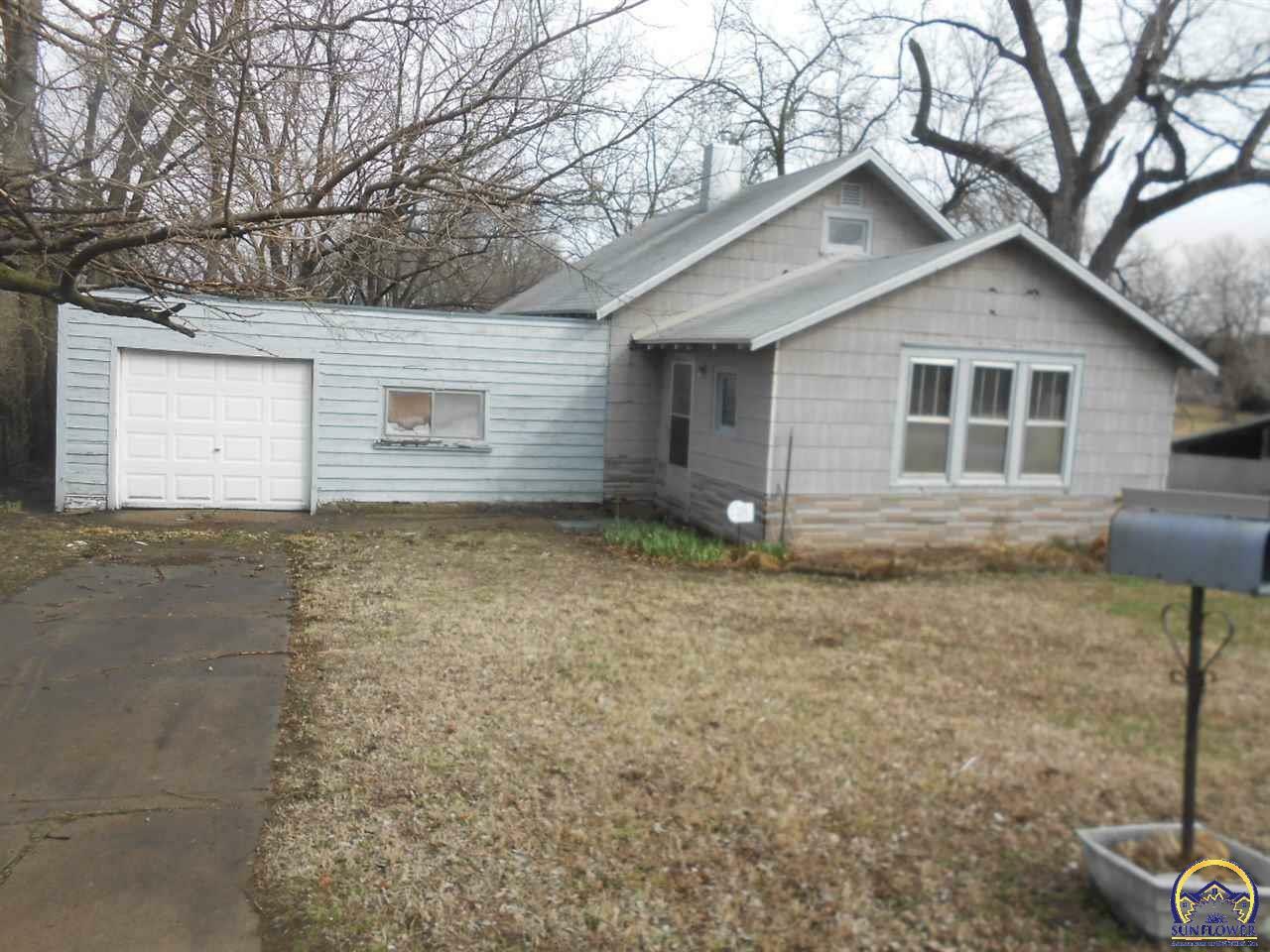 214 SE 27th St  Topeka KS 66605 photo