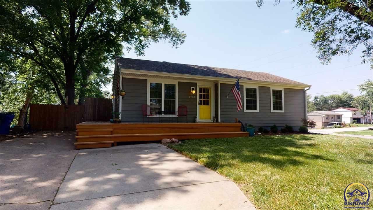 Property Photo:  2701 Rawhide Ln  KS 66046 